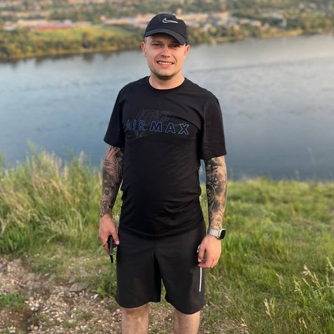 Виталий Макарычев